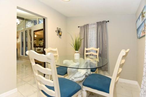 Tropical Hideaway – Photos 2