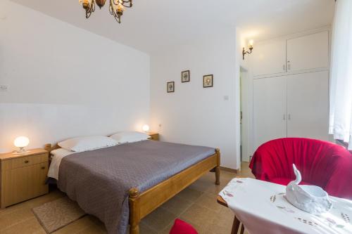 Apartments with parking space Umag - 7063