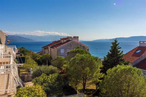 Holiday house with a parking space Novi Vinodolski - 5523