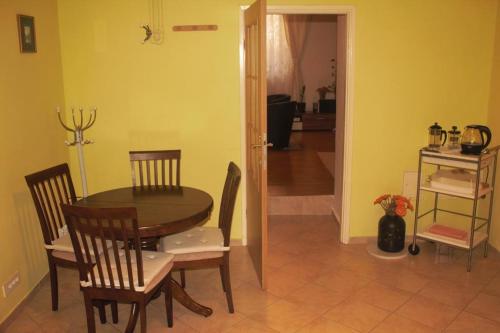 Apartments with WiFi Zagreb - 15121