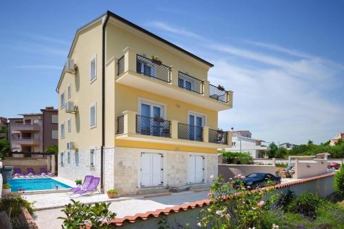 Fotografie z fotogalerie ubytování Apartments with a swimming pool Liznjan, Medulin - 15151 v destinaci Ližnjan