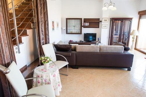 Family friendly house with a swimming pool Rogoznica - 15176