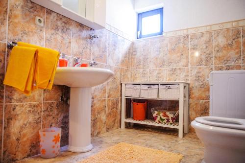 Apartments by the sea Trogir - 15237