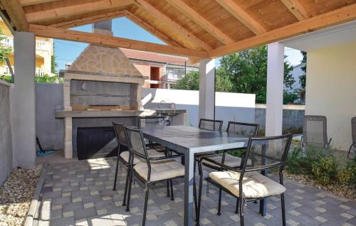 Family friendly house with a swimming pool Vodice - 15243