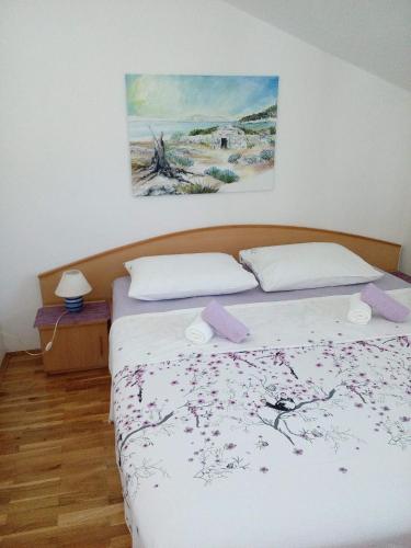 Apartments with parking space Supetar, Brac - 12624