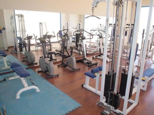 Centrum fitness w obiekcie Apartamentos Europa House Sun Beach