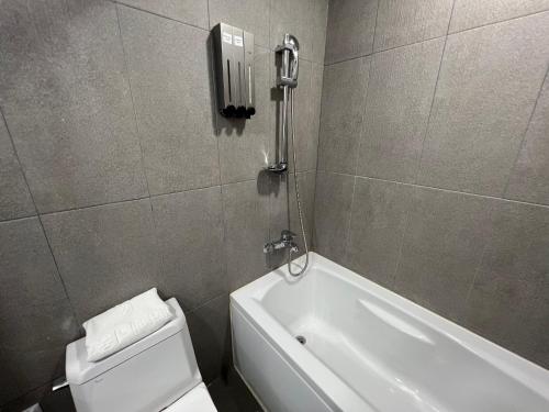Um banheiro em Incheon Rivieraverium Hotel