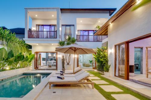 庫塔的住宿－Puspa Ayu Villas & Apartments，游泳池别墅的图象
