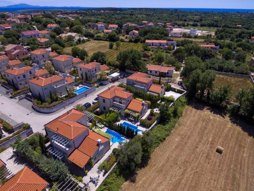 Fabulous villa Zelda with pool near the beach