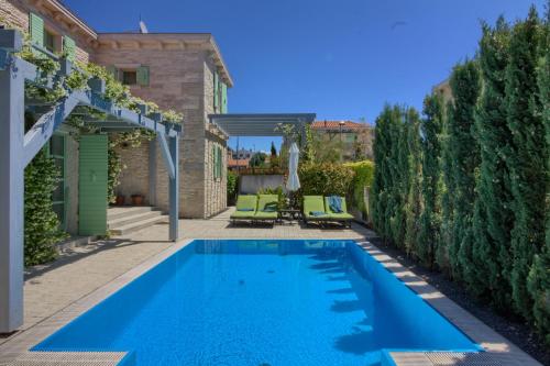 Fabulous villa Zelda with pool near the beach