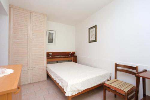 Apartments by the sea Rogoznica - 13012