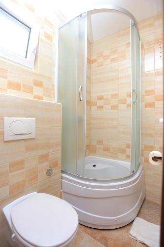 Apartments by the sea Rogoznica - 13012