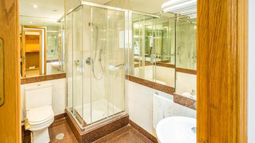 Bilik mandi di BLUESEA Costa Jardin & Spa