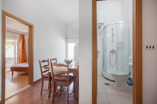Koupelna v ubytování Apartments by the sea Igrane, Makarska - 310