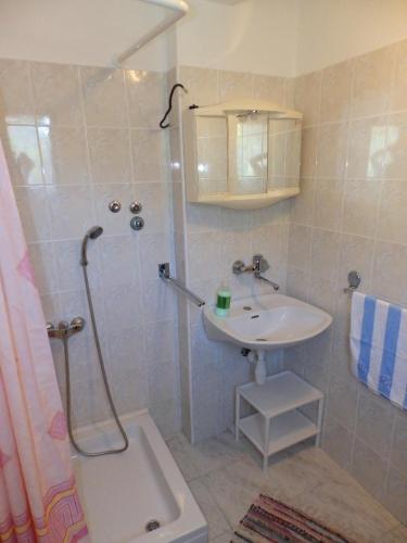 Koupelna v ubytování Apartments and rooms by the sea Zuljana, Peljesac - 256