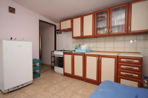 Η κουζίνα ή μικρή κουζίνα στο Seaside house for families with children Cove Kobiljak, Pasman - 320