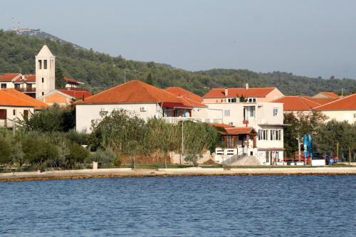 Apartments by the sea Mrljane, Pasman - 319