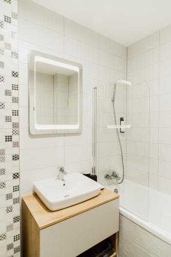 Skylark - Singapore Penthouse with Jacuzzi & Panoramic Viewにあるバスルーム
