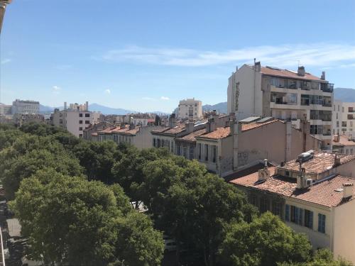 Très bel appartement T3 proche place Castellane avec vue et 2 chambres photo 26