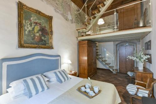 Tintoretto frescoed loft in the Oltrarno