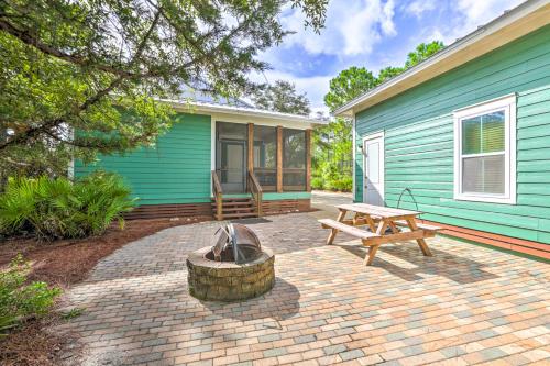 Κήπος έξω από το Breezy Home with Grills, Pool and Beach Access!