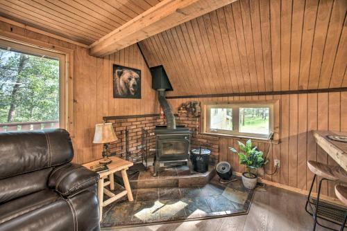 Rustic Florissant A-Frame with Spacious Deck! – Photos 4