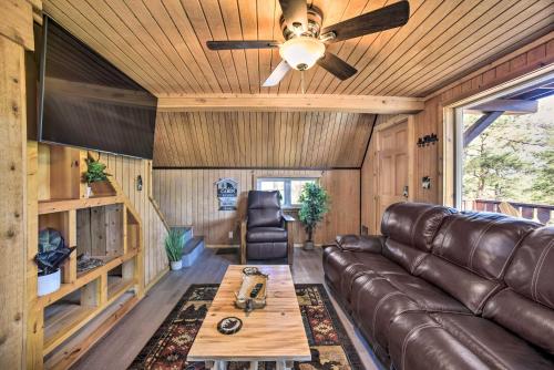 Rustic Florissant A-Frame with Spacious Deck! – Photos 5