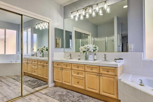 Ванная комната в Family-Friendly Modesto Home with Grill and Yard