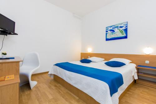 Apartments by the sea Brodarica, Sibenik - 479