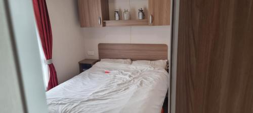 Lovely 8 berth direct beach access – Photos 3