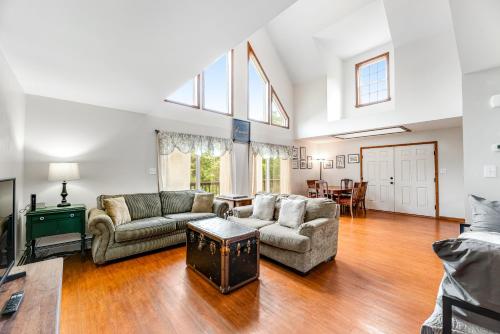 Finger Lakes Hideaway – Photos 2