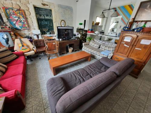 Posezení v ubytování Haifa Hostel