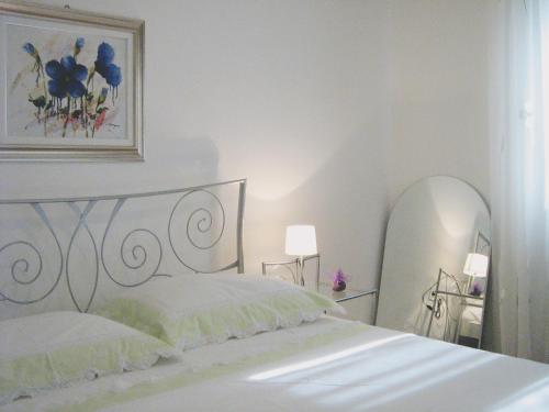 Кровать или кровати в номере Orange Bamboo Suite