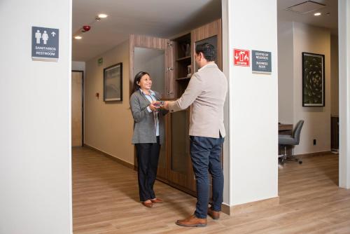 Гости Candlewood Suites - Guadalajara Galerias by IHG