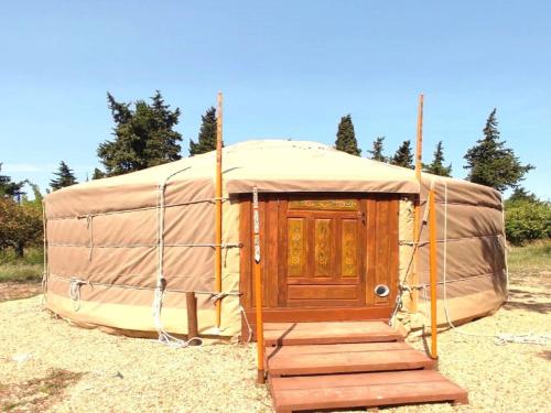 Yurt in Provence near Ventoux & Wine Route