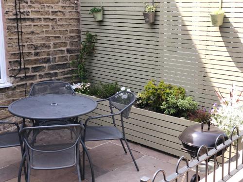 Rõdu või terrass majutusasutuses Marina View cottage