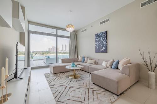 2BDR apartment with full sea view and Dubai Marina view Azure Residences