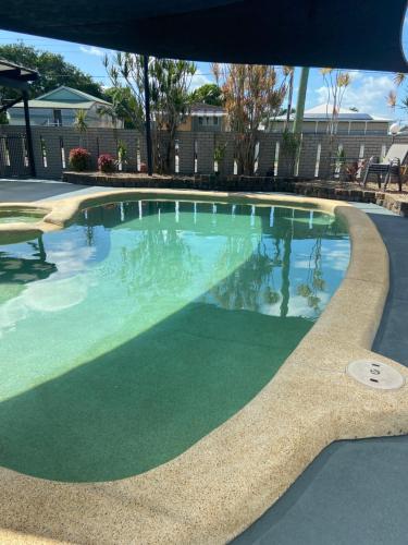 Piscina en o cerca de Mackay Motor Inn