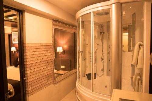 Phòng tắm tại Hotel Shaara