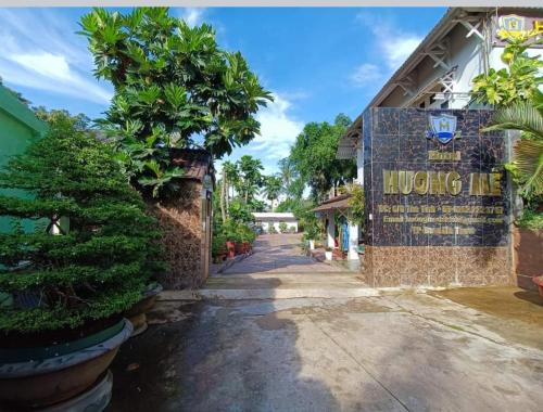 Taman di luar Khách sạn Hương Mê