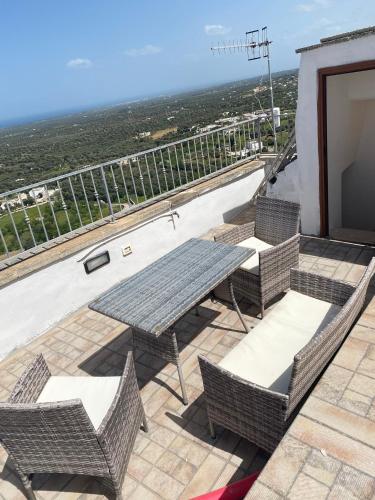 Balkón nebo terasa v ubytování Belvedere with huge terrace - Ostuni center