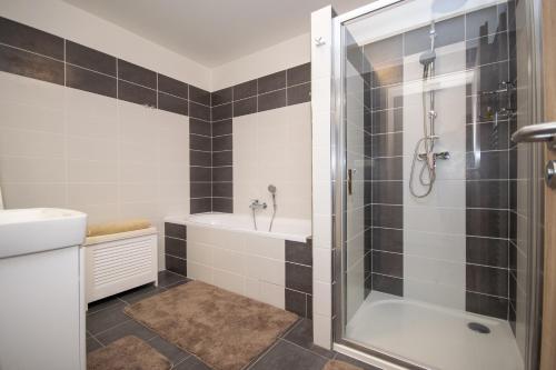 Koupelna v ubytování Apartmán LIPNO Z1 - Frymburk
