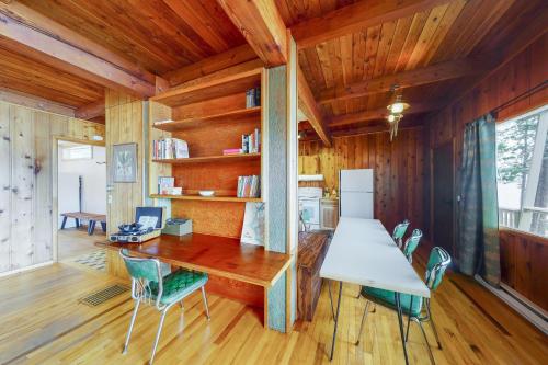 Harrison Hideout Main House and Studio – Photos 5