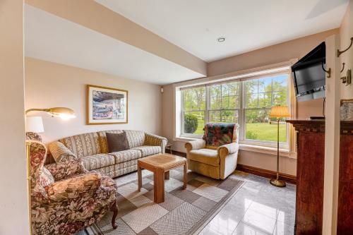 Cottage City Manor House Lower Level – Photos 2