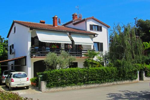 Apartments with parking space Porec - 2285