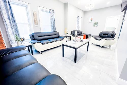 Gallery image of Perfect 6BR Stay Near Niagara Falls & Attractions in Niagara Falls