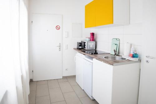 Cucina o angolo cottura di B&B MY PLACE mit Frühstückspaket - with Breakfastbox