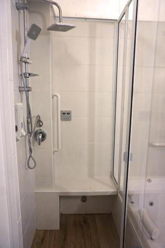 Koupelna v ubytování Ohn-Bar Guesthouse