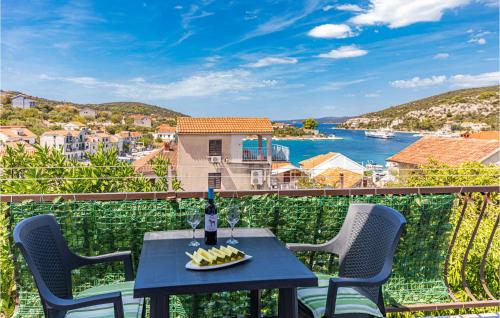 Nice home in Drvenik Veli with WiFi and 3 Bedrooms