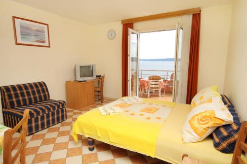 Apartments by the sea Crikvenica - 2354